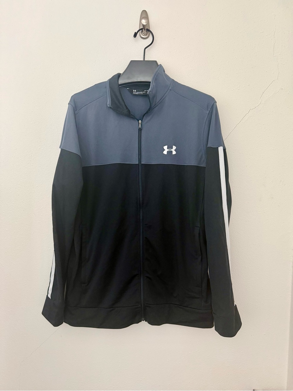 Under Armour Men’s Black & Gray Full-Zip Track Jacket